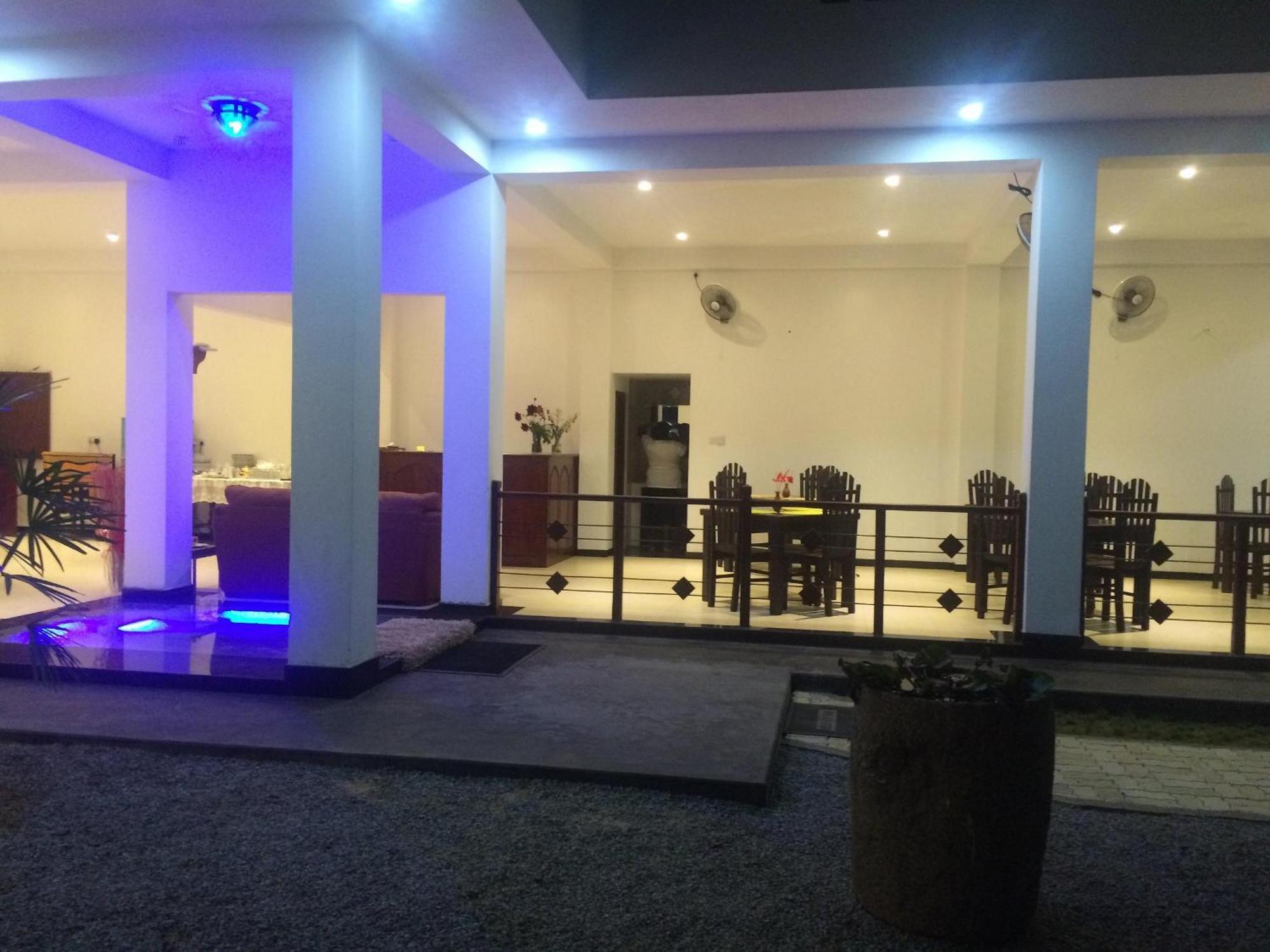 Aurora Hotel Hikkaduwa Exterior photo