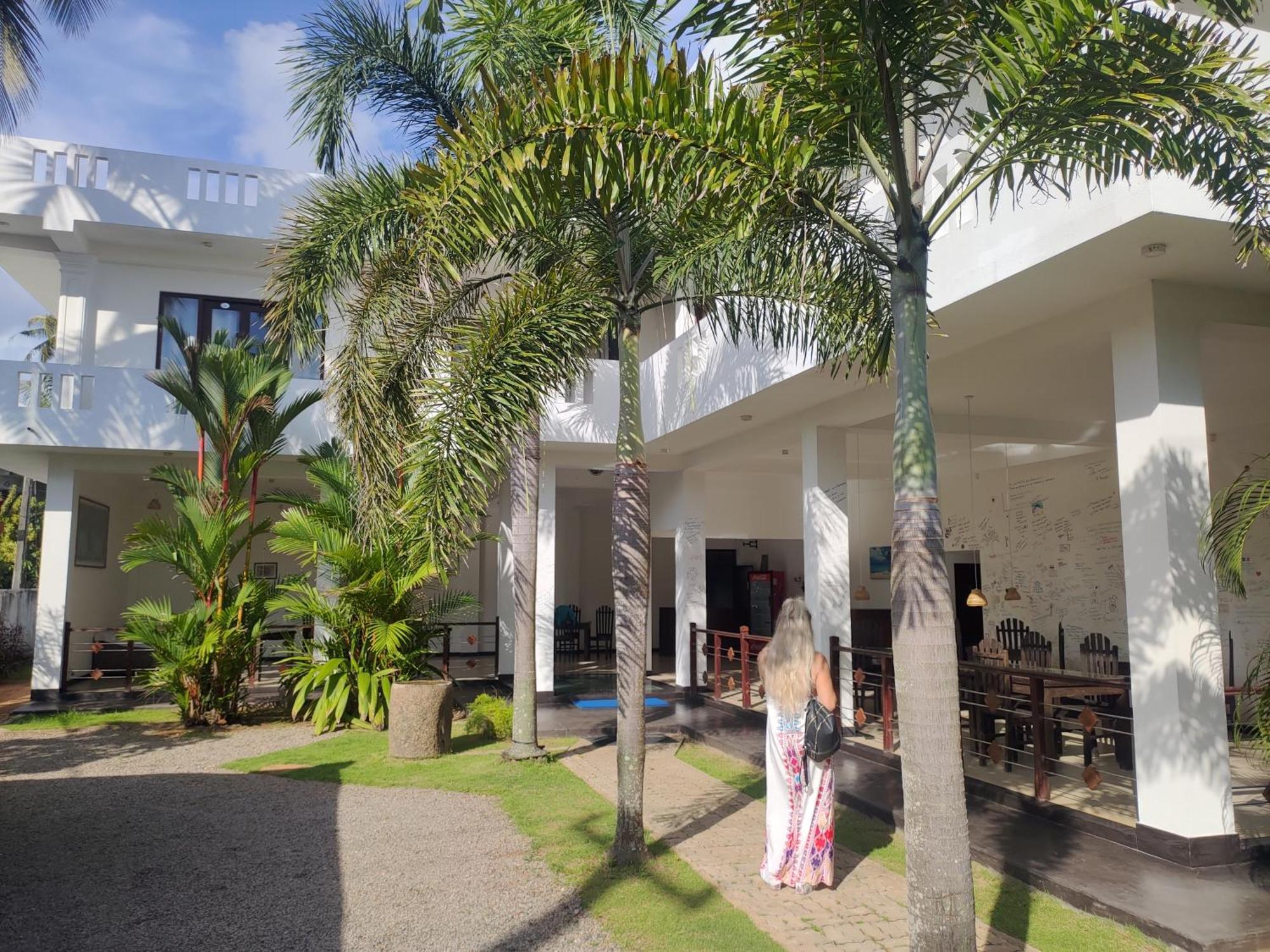 Aurora Hotel Hikkaduwa Exterior photo
