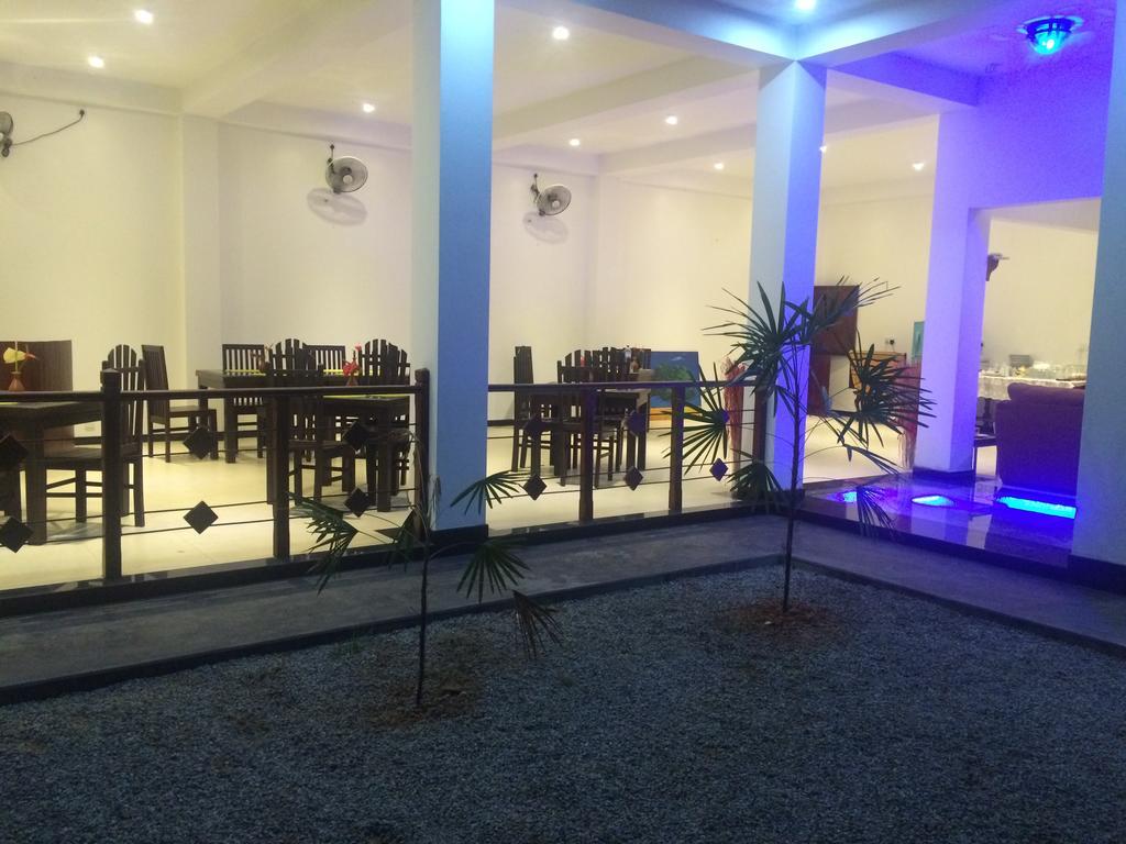 Aurora Hotel Hikkaduwa Exterior photo