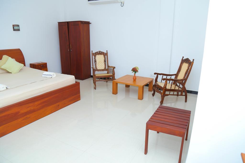 Aurora Hotel Hikkaduwa Exterior photo