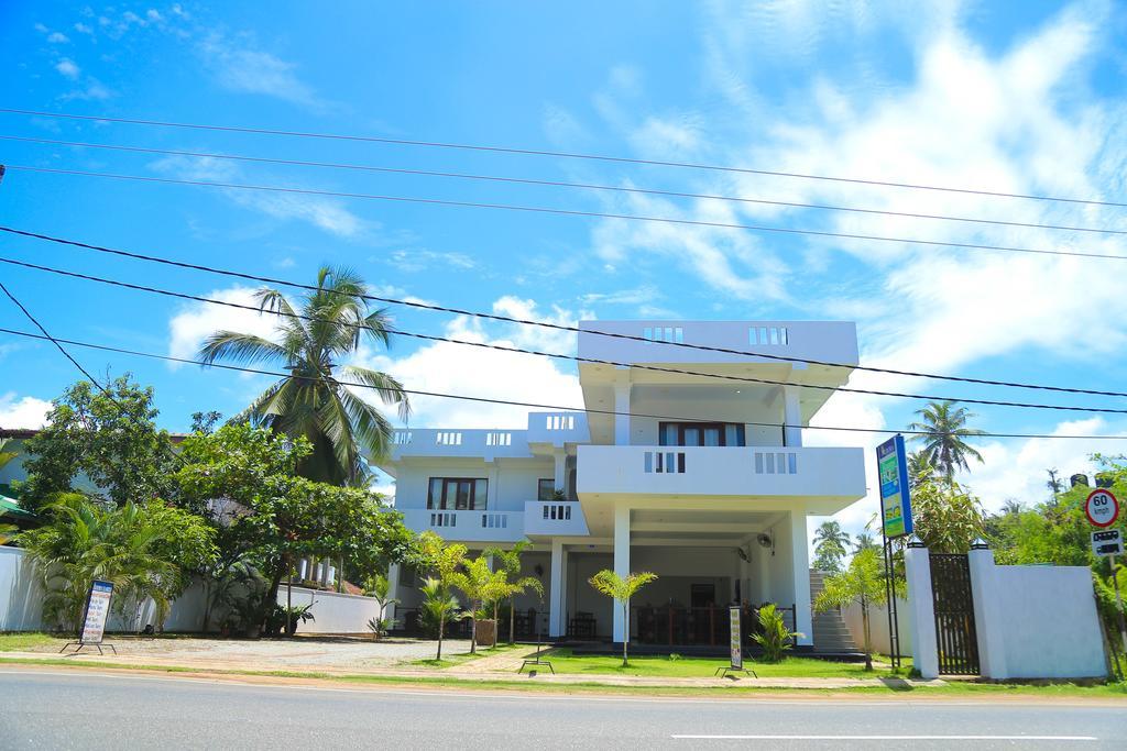 Aurora Hotel Hikkaduwa Exterior photo