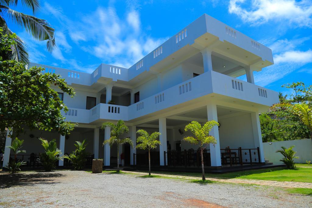 Aurora Hotel Hikkaduwa Exterior photo