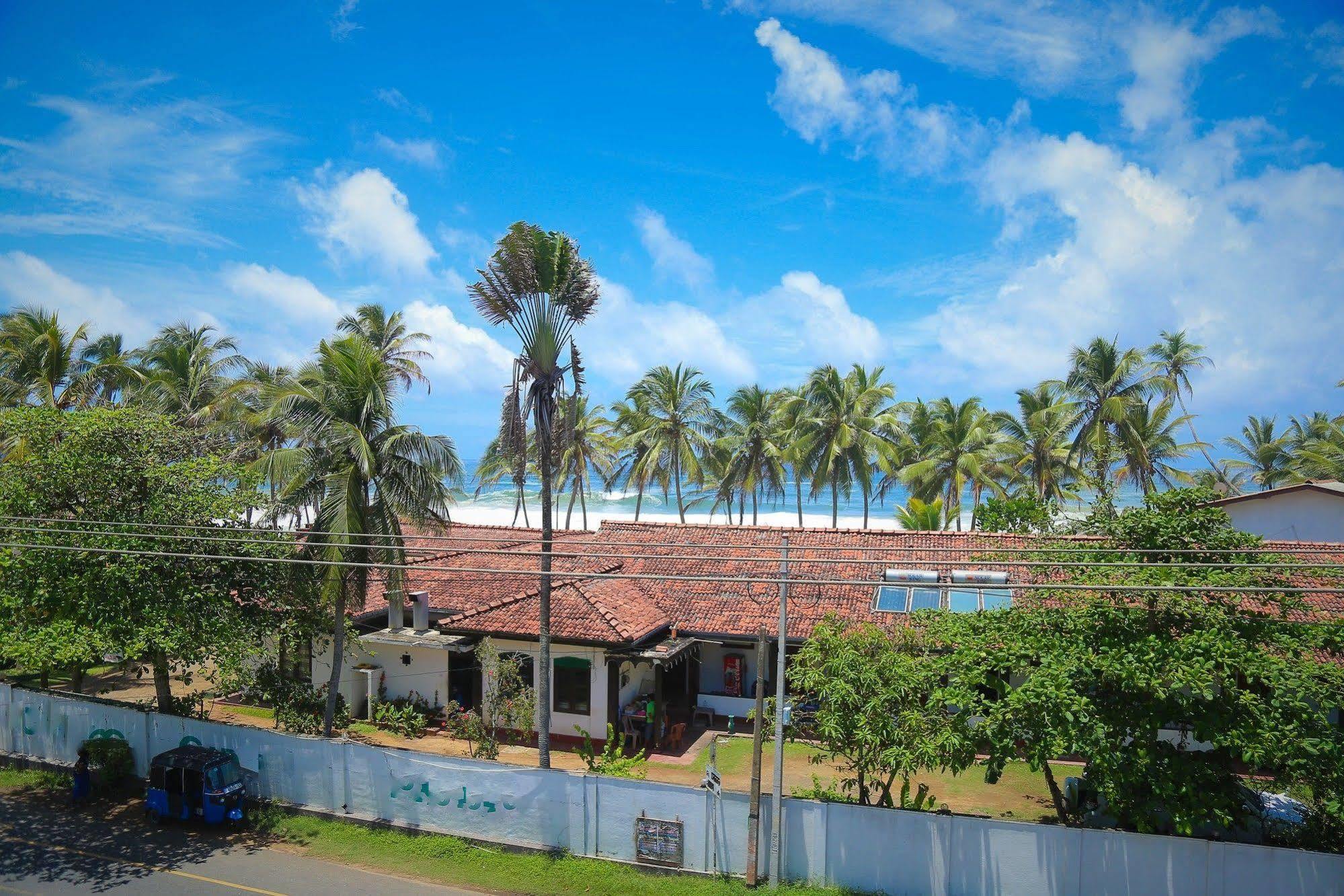 Aurora Hotel Hikkaduwa Exterior photo