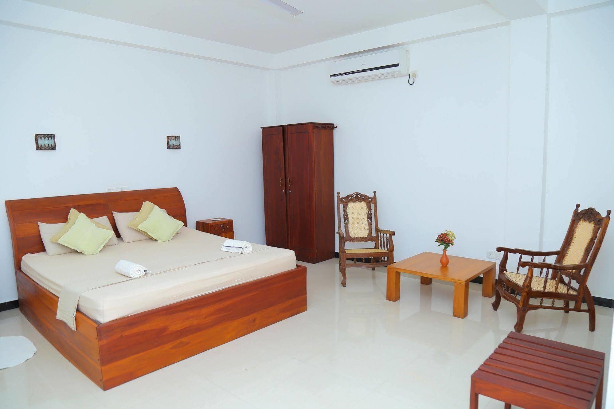 Aurora Hotel Hikkaduwa Exterior photo