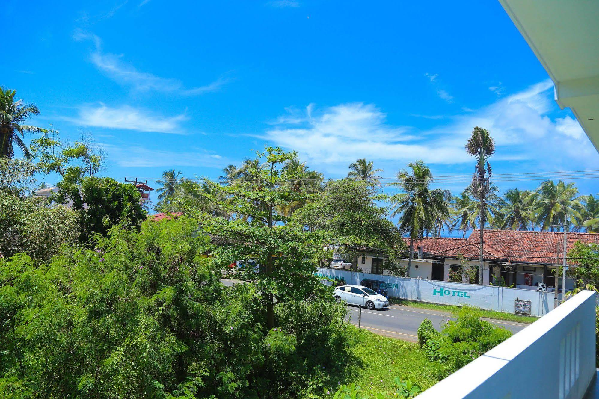 Aurora Hotel Hikkaduwa Exterior photo