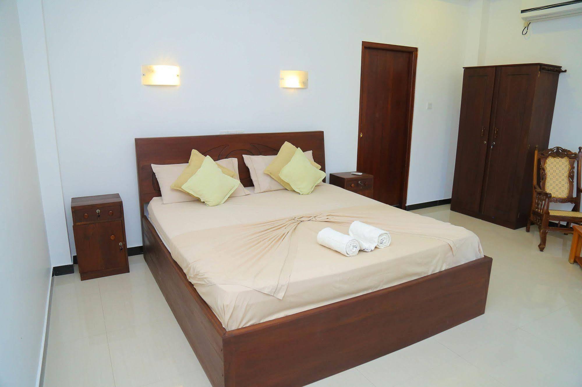 Aurora Hotel Hikkaduwa Exterior photo